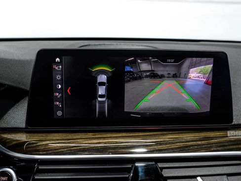 Used 2019 BMW 540i w/ M Sport Package image 34