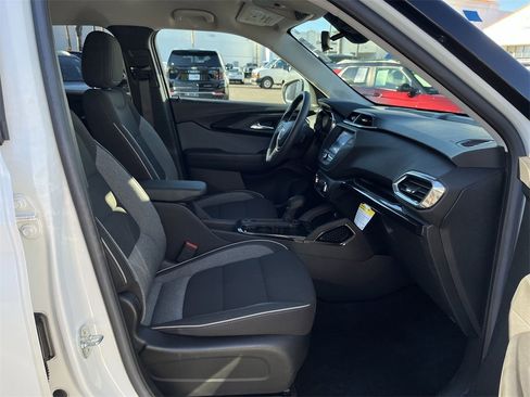 Used 2023 Chevrolet TrailBlazer LT image 26