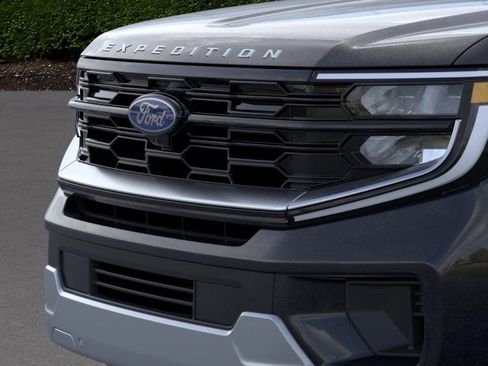 New 2025 Ford Expedition Platinum image 17