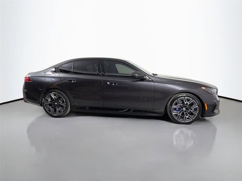 New 2026 BMW i5 eDrive40 w/ M Sport Package AWD/4WD image 4