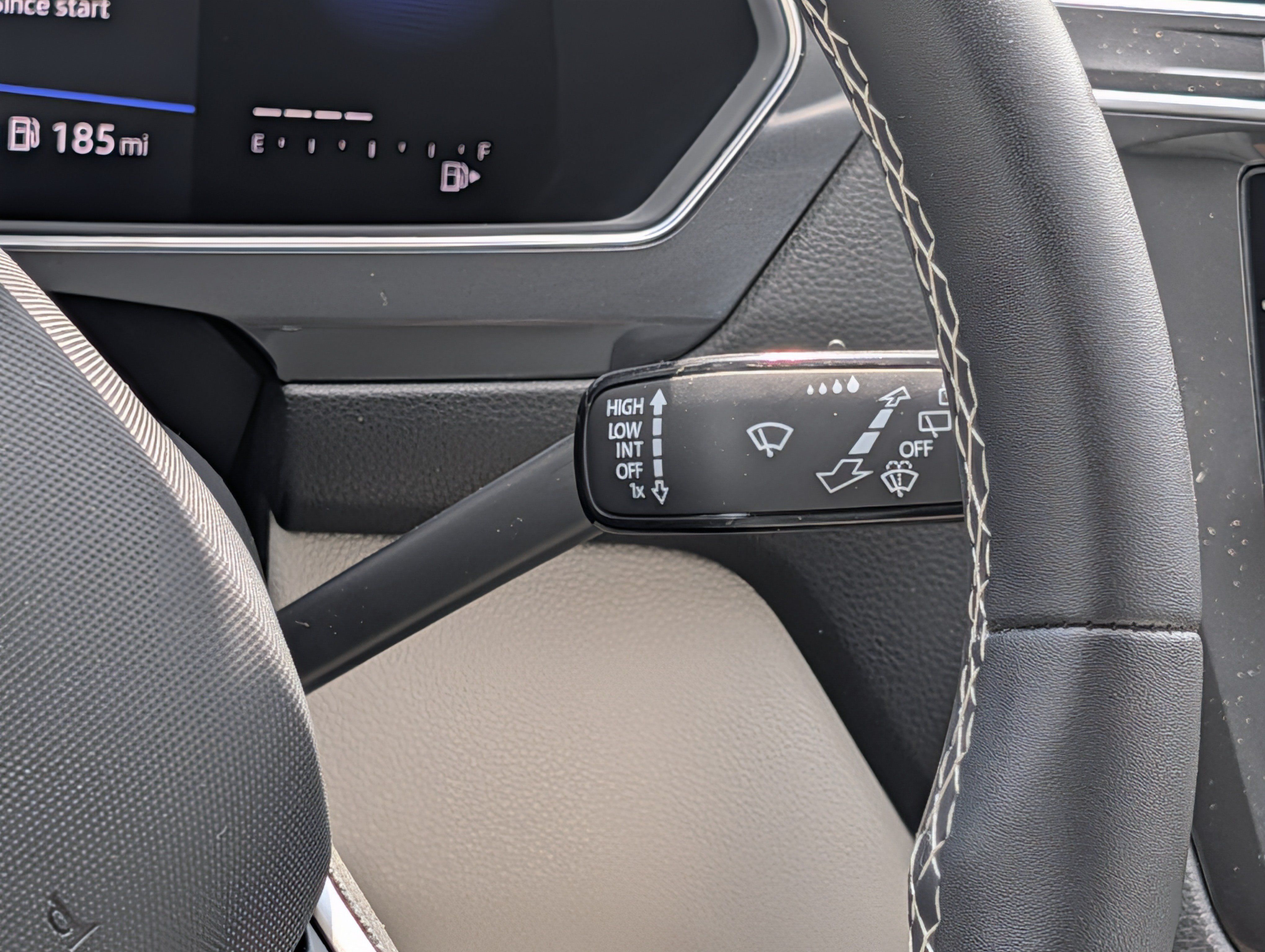Certified 2022 Volkswagen Tiguan SE AWD/4WD image 24