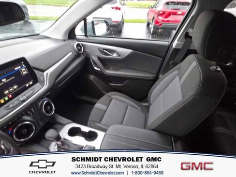 Used 2024 Chevrolet Blazer LT w/ Convenience Package FWD image 17