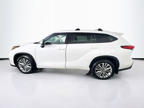 Used 2023 Toyota Highlander Platinum AWD/4WD image 4
