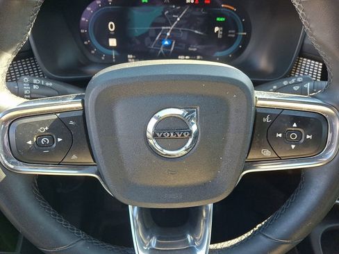 Used 2022 Volvo XC40 P8 Recharge Ultimate image 19