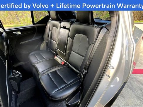 Used 2025 Volvo XC40 B5 Plus AWD/4WD image 34