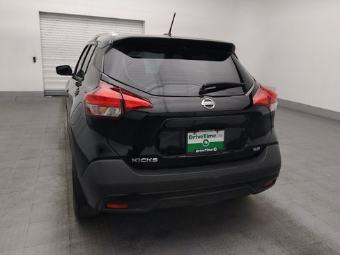 Used 2019 Nissan Kicks SR w/ SR Premium Package FWD image 6