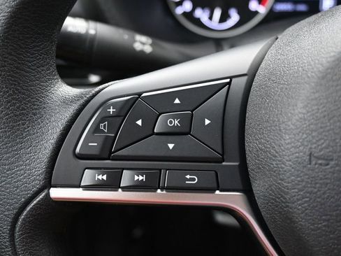 Used 2025 Nissan Sentra SV FWD image 28