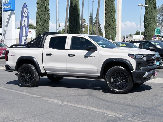 New 2026 Chevrolet Colorado Trail Boss w/ Midnight Edition AWD/4WD image 3