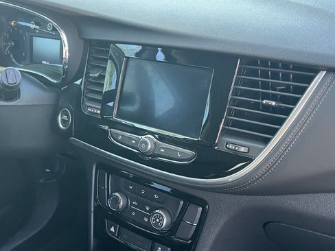 Used 2022 Buick Encore Preferred w/ Safety Package FWD image 5