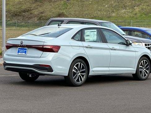 New 2026 Volkswagen Jetta SE image 3