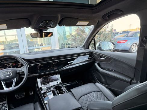 Used 2023 Audi SQ7 Prestige w/ Prestige Package image 40