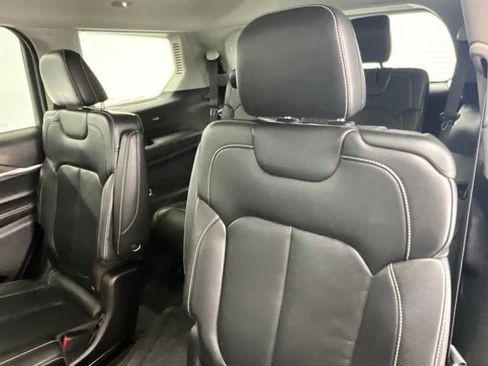 Used 2022 Jeep Grand Cherokee L Limited AWD/4WD image 7