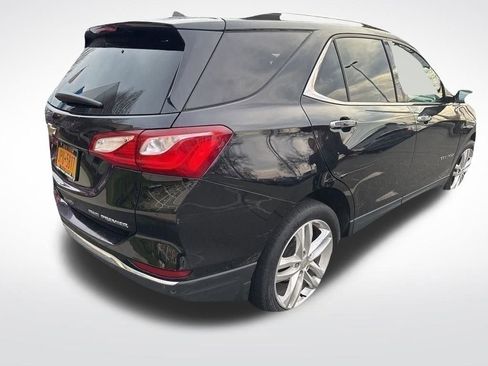 Used 2020 Chevrolet Equinox Premier image 2