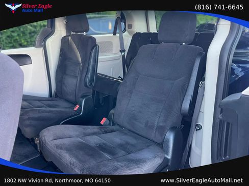 Used 2014 Dodge Grand Caravan SXT w/ Rear Park Assist Package FWD image 9