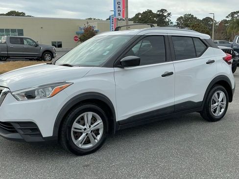 Used 2019 Nissan Kicks S w/ Exterior Package image 1