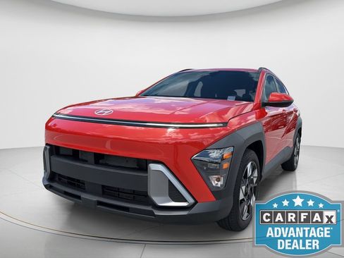 Used 2025 Hyundai Kona SEL FWD image 2