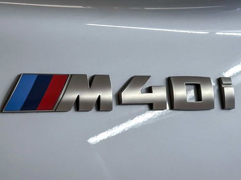 Used 2022 BMW Z4 M40i w/ Premium Package image 12