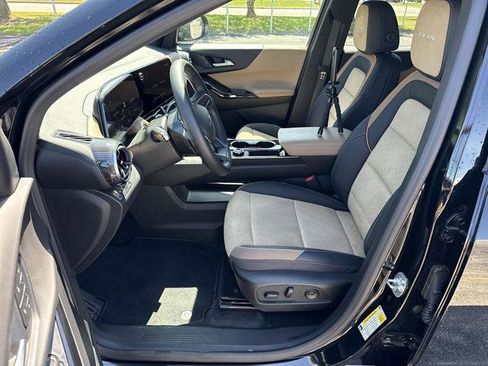 Used 2025 Chevrolet Equinox ACTIV w/ Safety and Technology Package AWD/4WD image 13