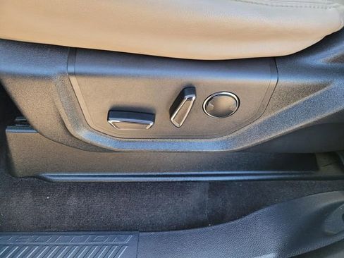 Used 2022 Ford Expedition Limited image 23