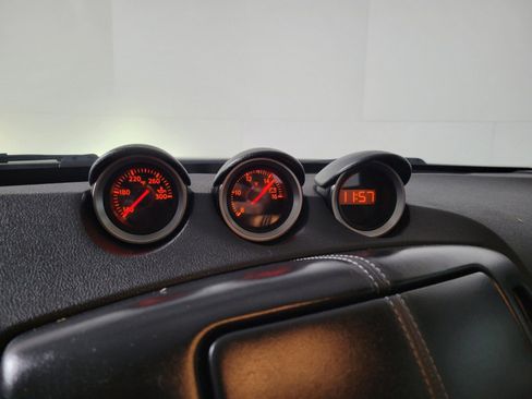 Used 2015 Nissan 370Z Base image 17