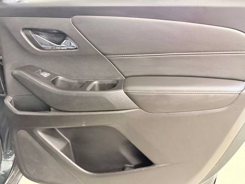 Used 2020 Chevrolet Traverse LT FWD image 36
