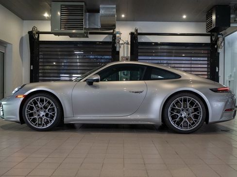 New 2026 Porsche 911 Carrera image 2