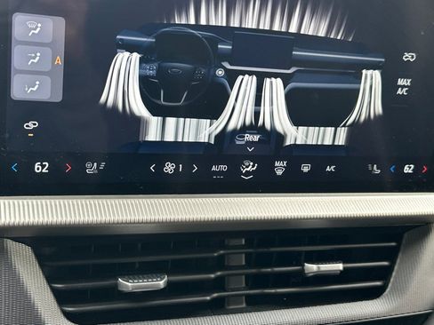 Used 2025 Ford Explorer ST-Line w/ ST-Line Street Pack image 29