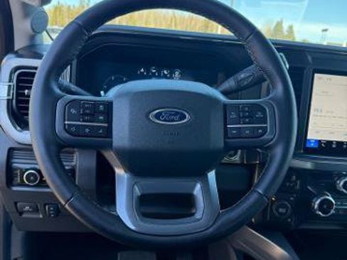 Certified 2025 Ford F350 Lariat w/ Lariat Ultimate Package AWD/4WD image 28