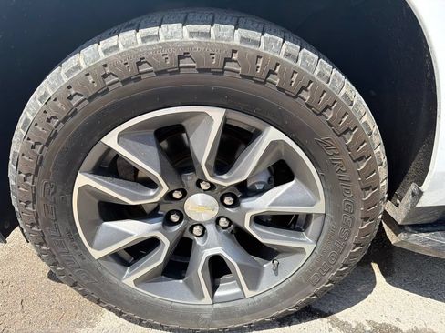 Used 2021 Chevrolet Suburban LT AWD/4WD image 4