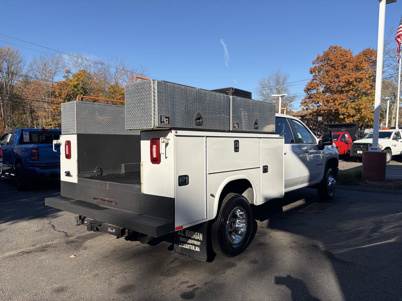 Used 2022 Chevrolet Silverado 3500 LT w/ Convenience Package AWD/4WD image 6