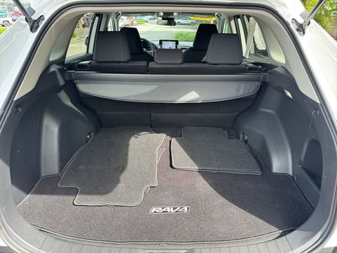Used 2023 Toyota RAV4 LE FWD image 16