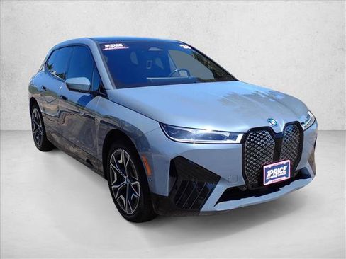 Used 2023 BMW iX xDrive50 w/ Sport Package AWD/4WD image 6