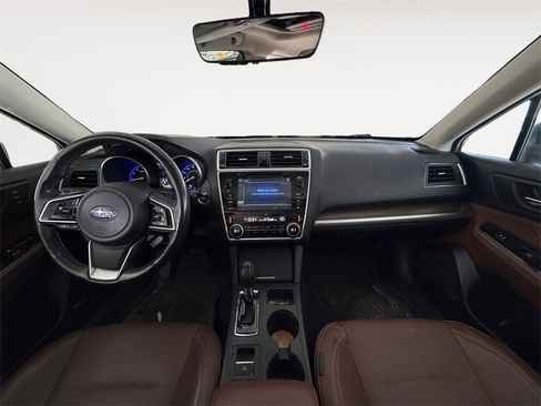 Used 2018 Subaru Outback 3.6R Touring image 11