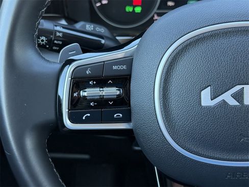 Used 2022 Kia Sorento S image 12