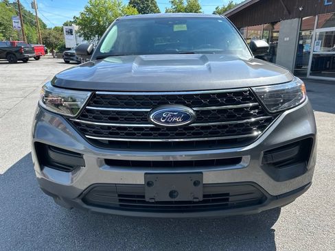 Used 2023 Ford Explorer XLT AWD/4WD image 2