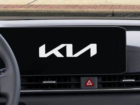 New 2026 Kia Carnival EX FWD image 22