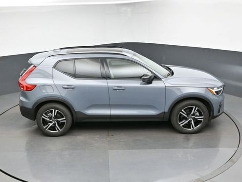 Used 2023 Volvo XC40 B5 Plus w/ Protection Package Premier AWD/4WD image 48