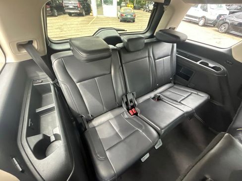 Certified 2024 Ford Expedition XLT image 32