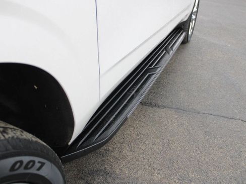 Used 2022 Chevrolet Suburban Premier image 11