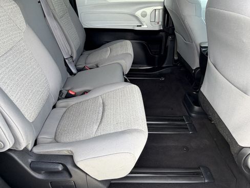 Certified 2025 Toyota Sienna LE FWD image 12