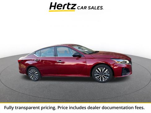 Used 2025 Nissan Altima 2.5 SV FWD image 1
