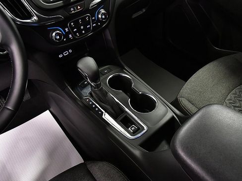 Used 2023 Chevrolet Equinox LT image 22