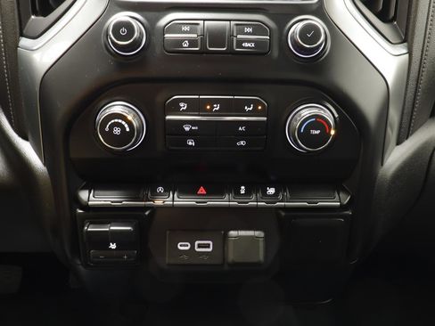 Used 2019 Chevrolet Silverado 1500 LT image 11