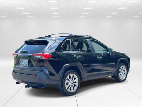 Used 2025 Toyota RAV4 XLE Premium w/ Weather Package FWD image 6
