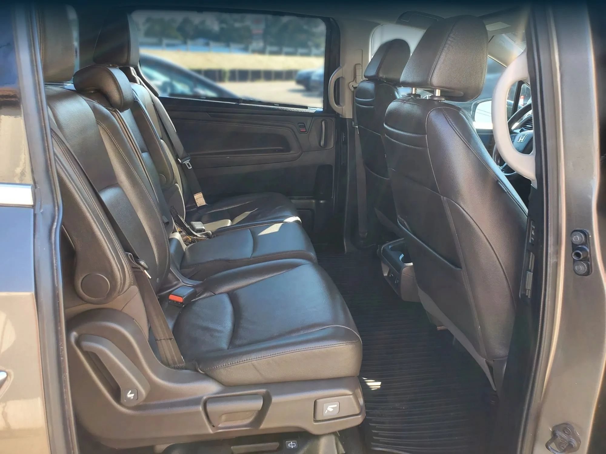 Used 2018 Honda Odyssey Elite image 6