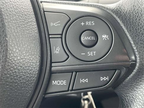 Used 2021 Toyota Corolla LE image 21