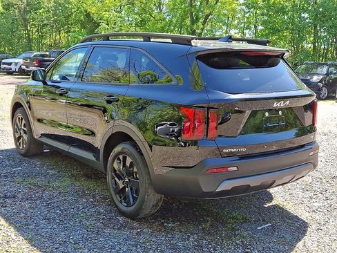 Certified 2023 Kia Sorento S w/ Panoramic Sunroof Package AWD/4WD image 3