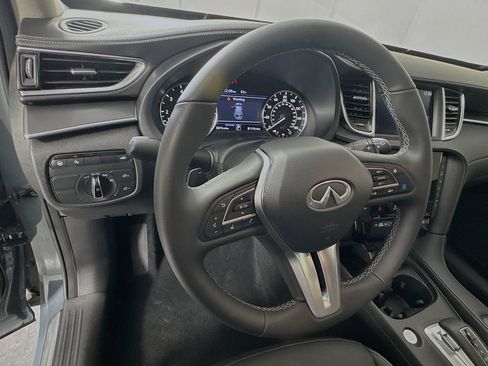 Certified 2025 INFINITI QX50 Luxe w/ Accent Package image 13