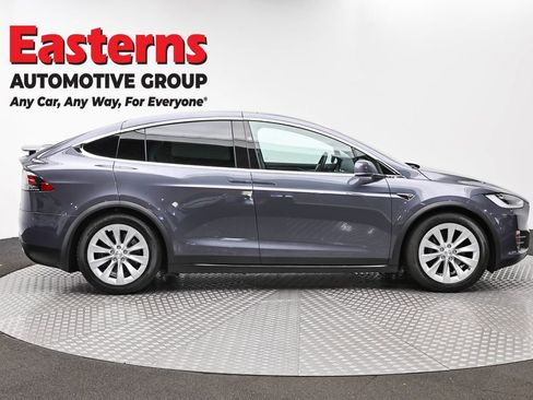 Used 2018 Tesla Model X 75D AWD/4WD image 4