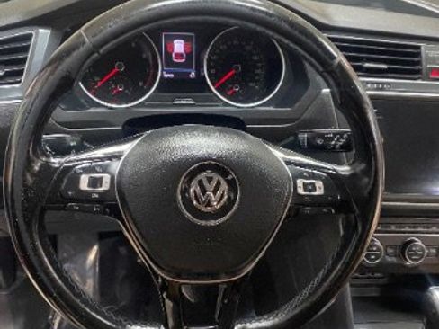 Used 2018 Volkswagen Tiguan SE image 22